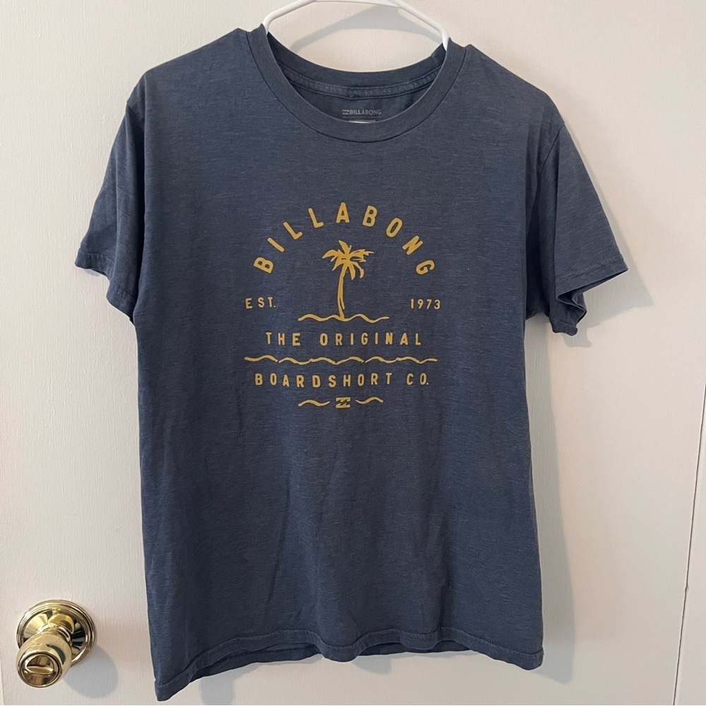 Billabong Men's Graphic T-Shirt Soft Cotton Blend Short Sleeve Tee Medium